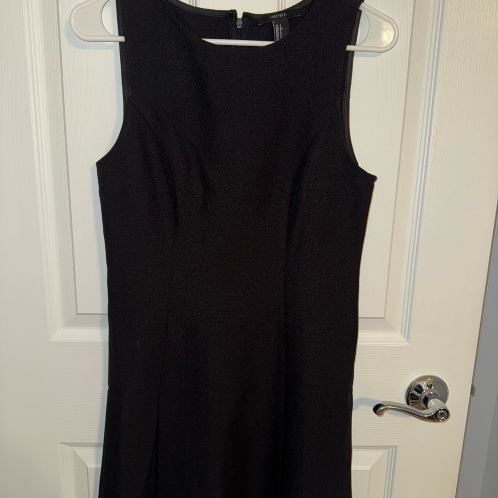 Elegant Black Sleeveless Dress